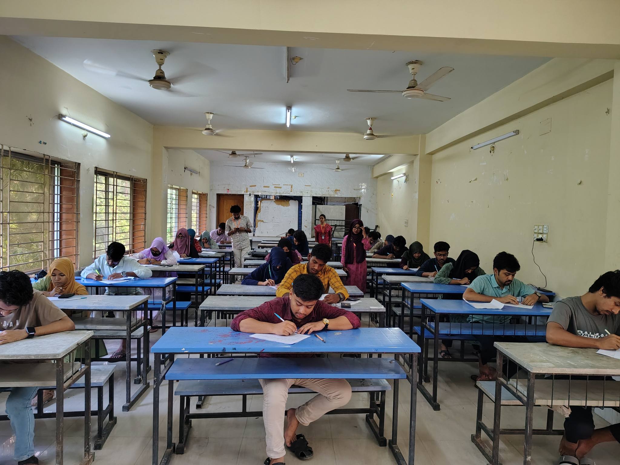 Exam Hall Snap 8